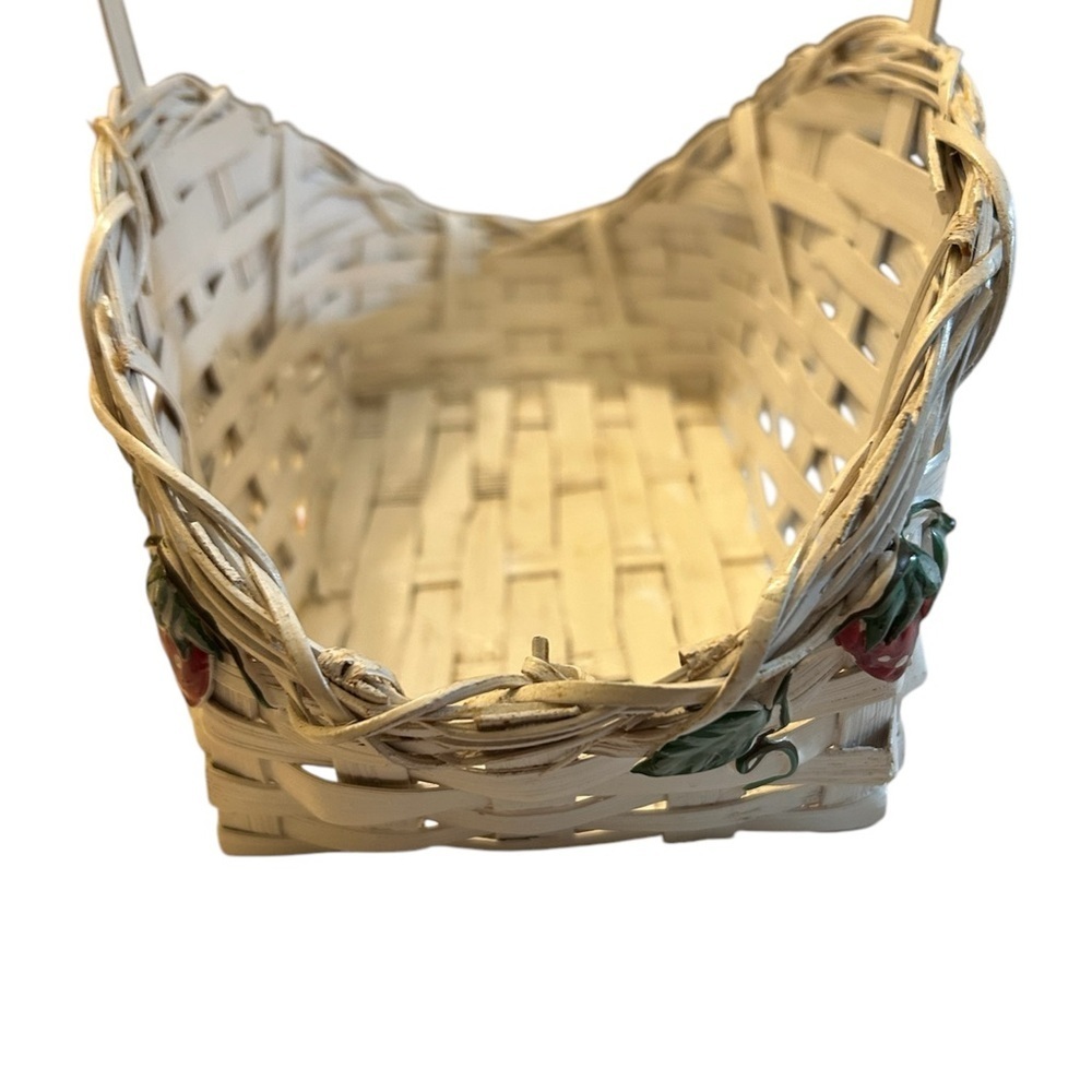 Vintage Strawberry and Rose Decorated Woven Baskets (2) - Picture 7 of 14